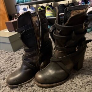 Freebird Baker boots size 9